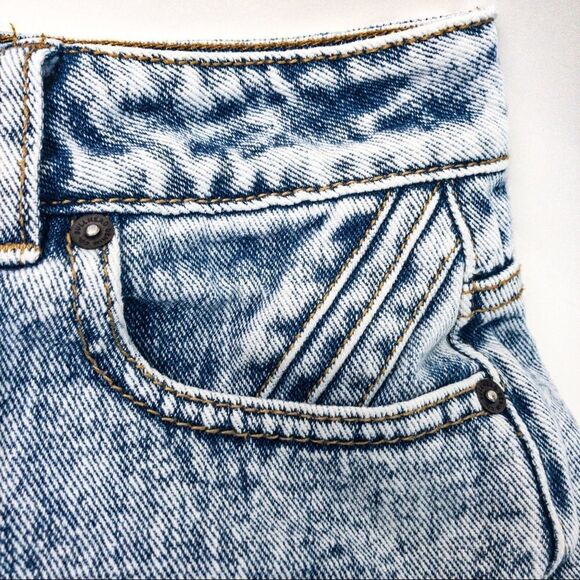 Bullhead Denim Mom Shorts Sz 3 - Picture 4 of 11